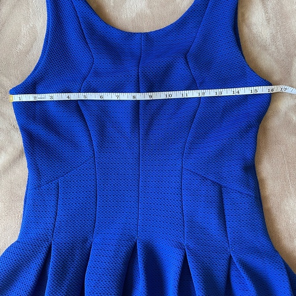 Dress - Picture 5 of 5